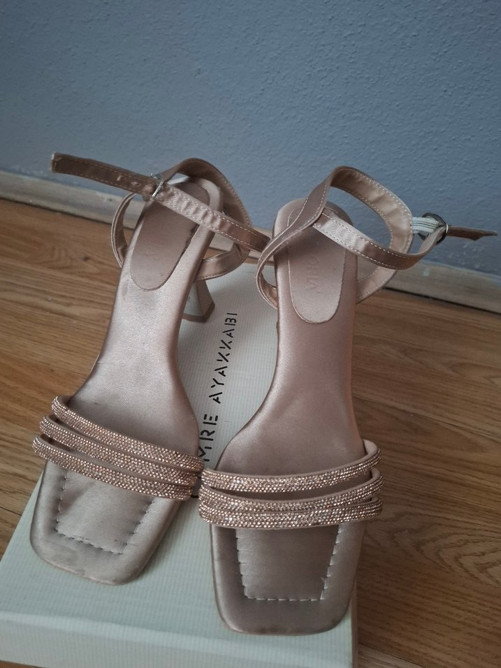 İnce Topuklu Ayakkabı - Görsel 3