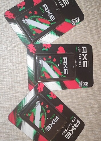 Axe cep parfümü 3 adetin fiyatıdır 