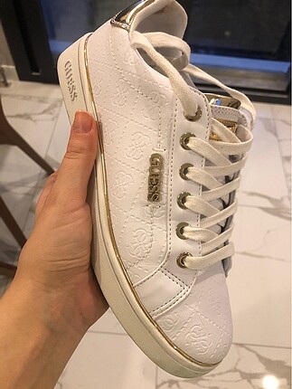 Guess beyaz sneakers