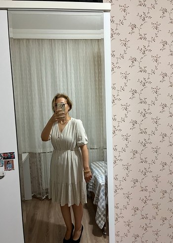 V Yaka Kısa Kollu Midi Keten Elbise