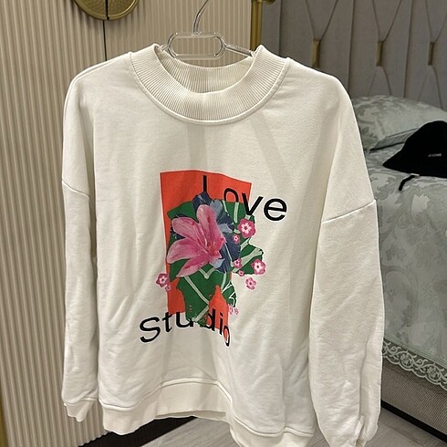 Twist sweatshirt