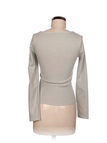 s Beden Zara T-shirt %70 İndirimli.