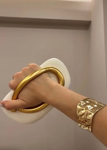 Zara Beyaz ve Altın Detaylı çanta