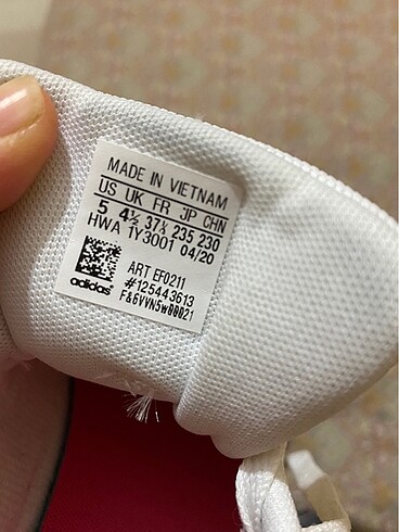 37,5 Beden beyaz Renk Adidas ayakkabı