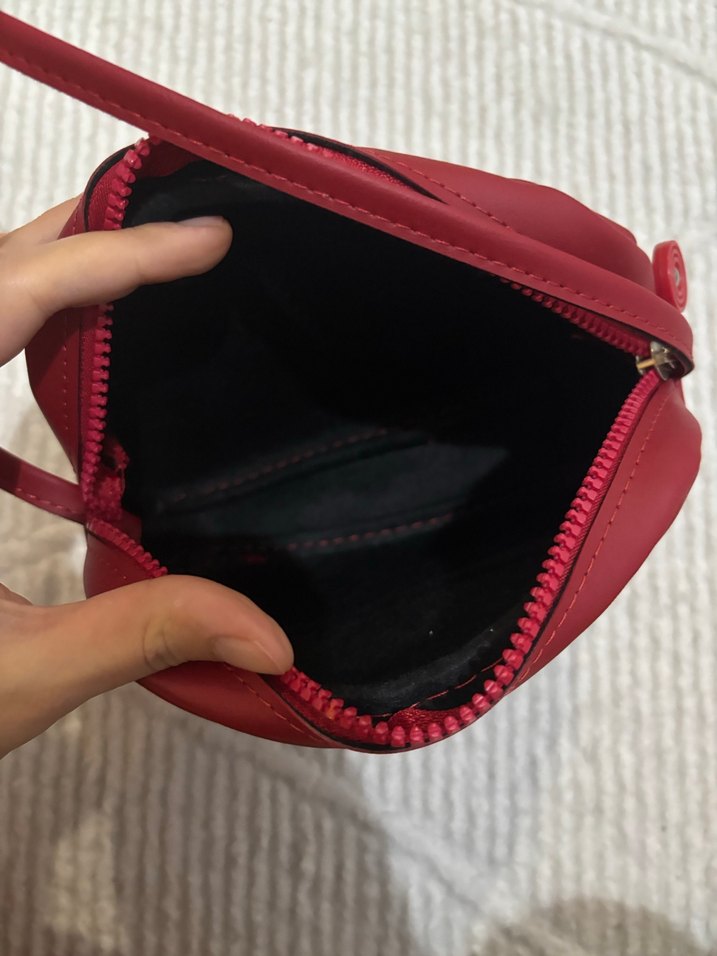 Kırmızı deri çanta - Görsel 2