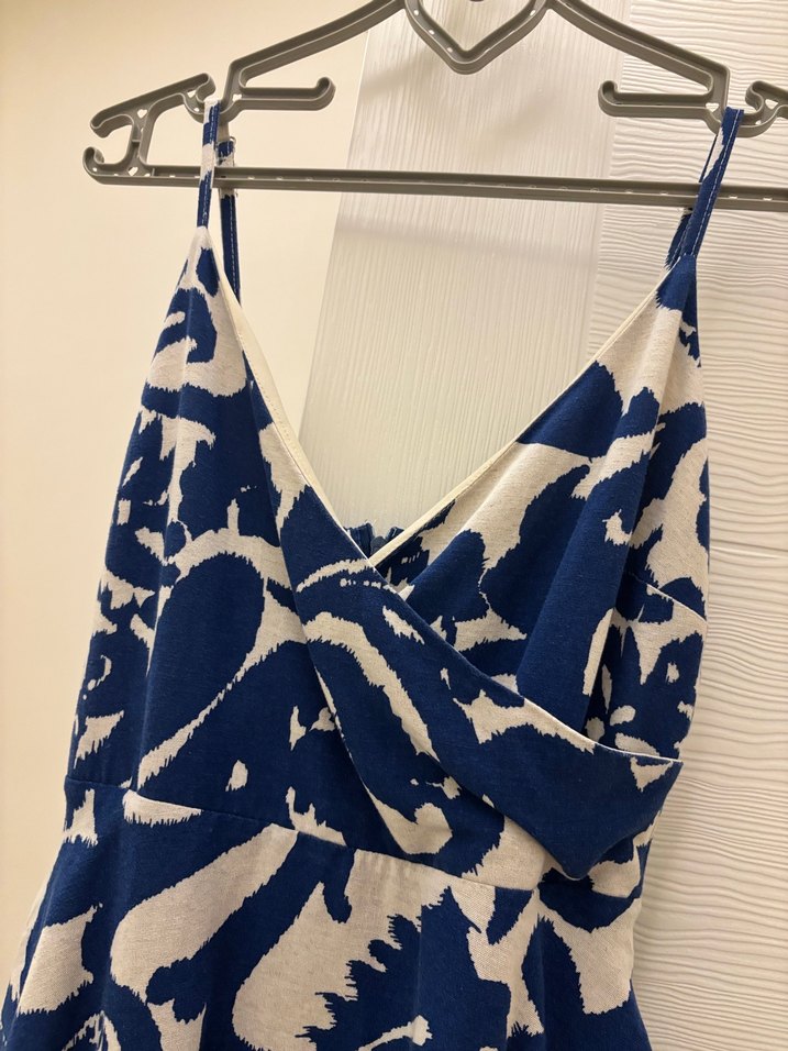 Mini v yaka cep detaylı elbise - Görsel 2