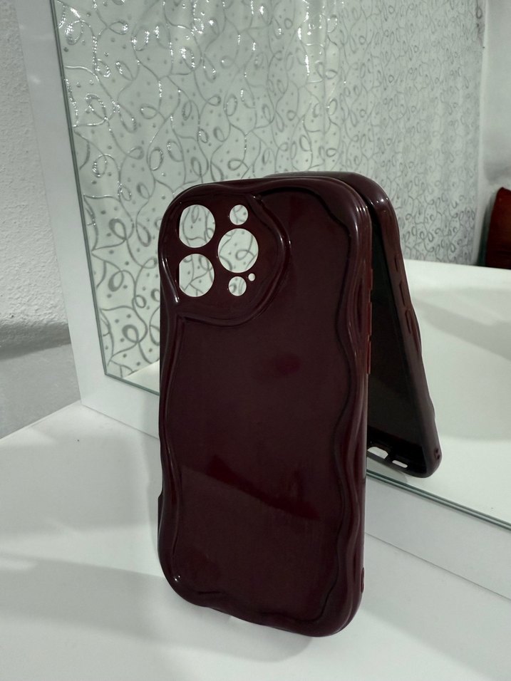Parlak Bordo 16 Pro Max  Telefon Kılıfı - Görsel 3