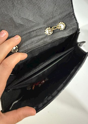 Zincir Detaylı Siyah Yılan Derisi Desenli Deri Çanta - Görsel 4