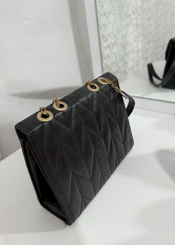 Zincir Detaylı Siyah Yılan Derisi Desenli Deri Çanta - Görsel 3