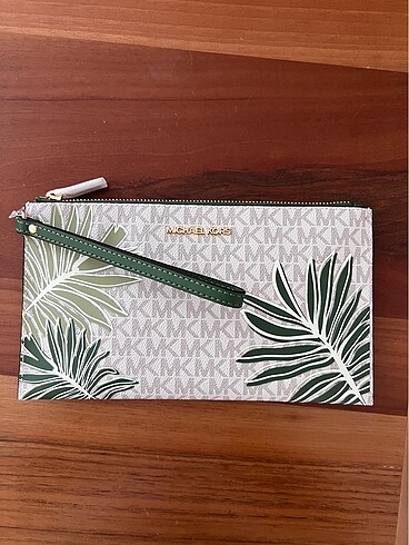 Micheal kors clutch