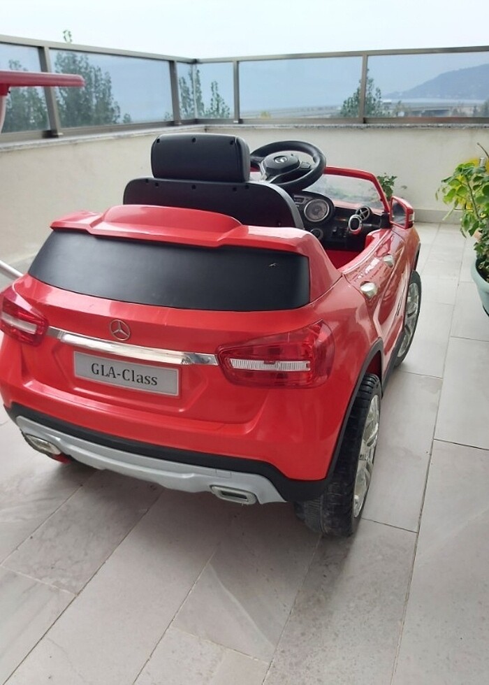 Mercedes Benz GLA  12 akülü araba  - Görsel 2