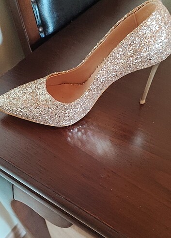 37 Beden Stillettto