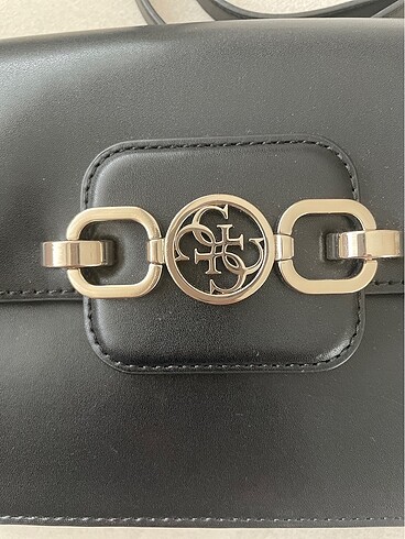  Beden Guess kol çantası