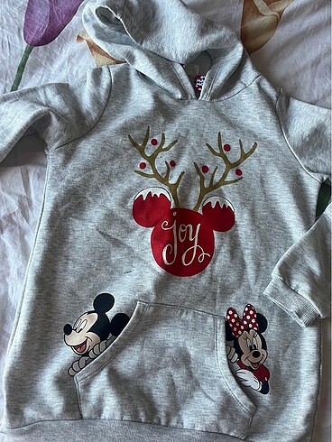 Sweatshirt yeni gibi