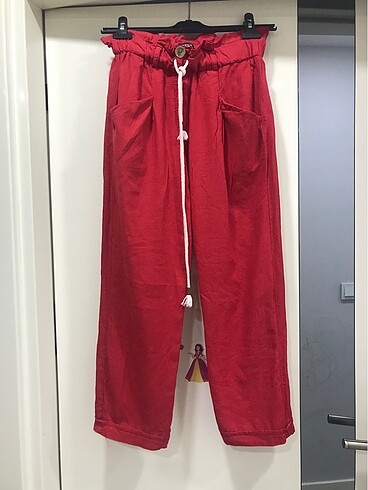 Kırmızı pantolon