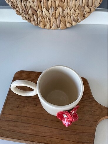 KIRMIZI ÇİÇEKLİ SERAMİK KUPA - Görsel 3