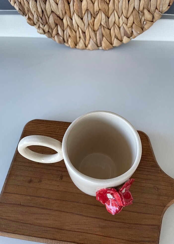 KIRMIZI ÇİÇEKLİ SERAMİK KUPA - Görsel 3