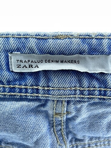 36 Beden çeşitli Renk Zara Mini Şort %70 İndirimli.