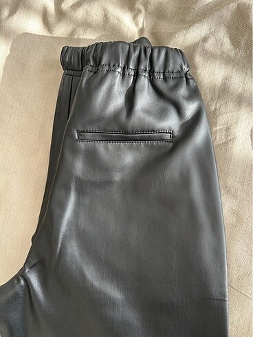 Mango Deri Görünümlü Beli Elastik Pantolon - Görsel 6