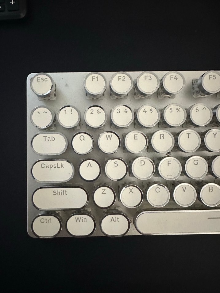 Işıklı Retro Mekanik Klavye - Görsel 3