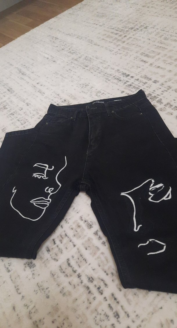 Siyah Baskılı Salaş Kadın Kot Pantolon - Görsel 2