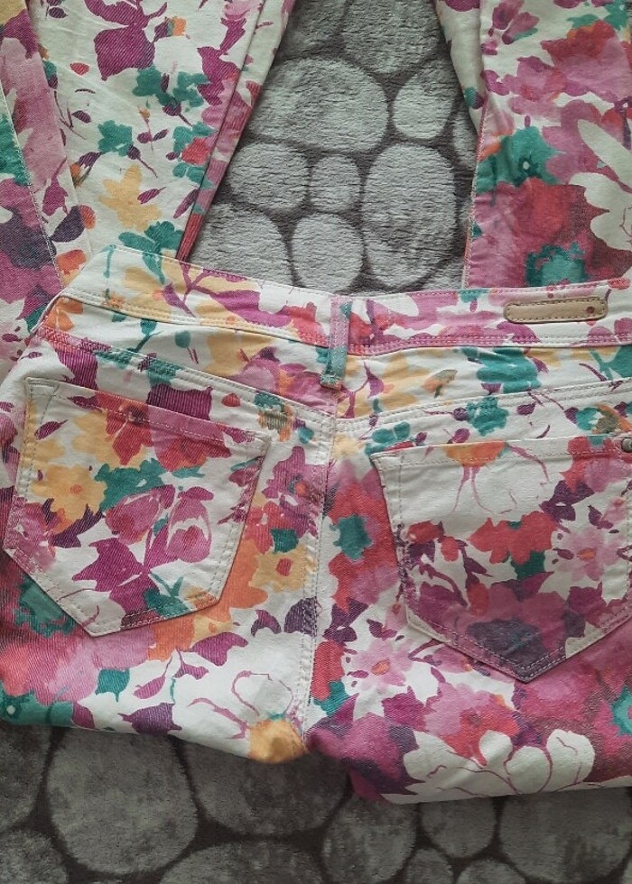 Mavi marka kot pantolon çicek desenli - Görsel 3