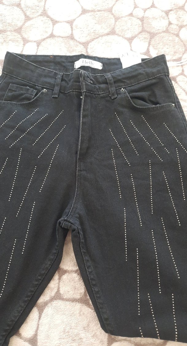 Kadın Siyah Taş Detaylı Kemerli Jean - Görsel 4