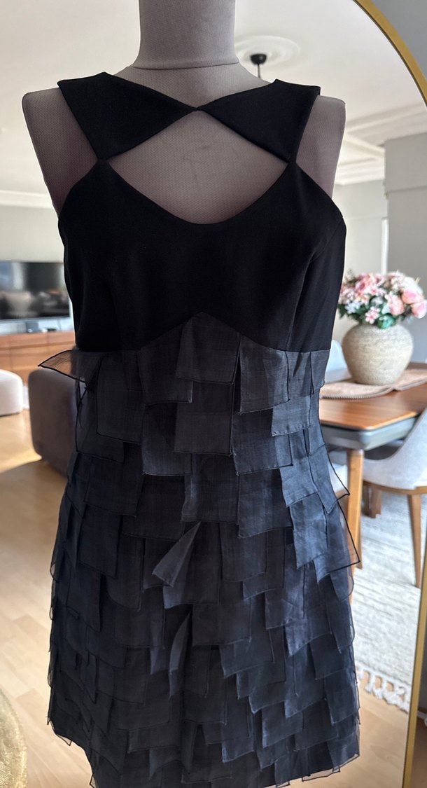 Siyah Pilili V Yaka Midi Gotik Elbise - Görsel 2