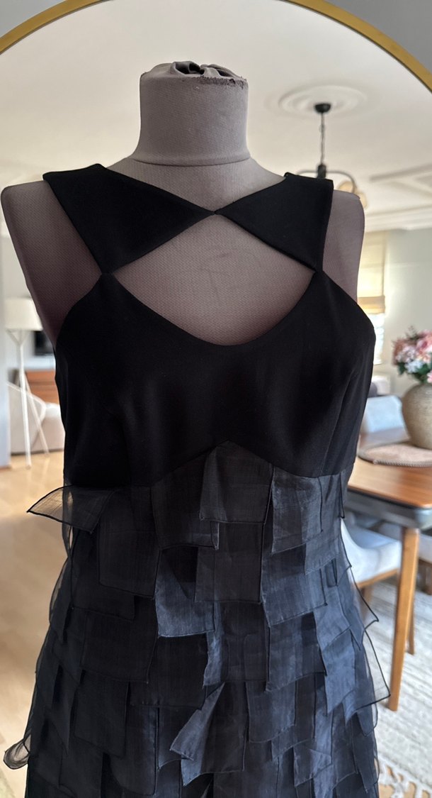 Siyah Pilili V Yaka Midi Gotik Elbise - Görsel 5