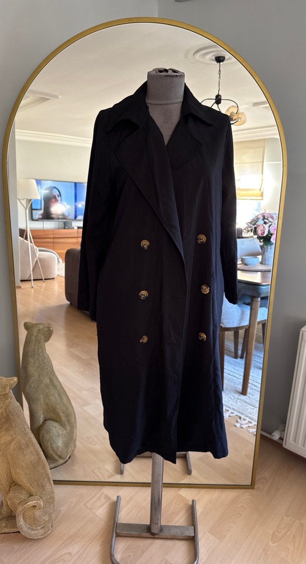 Siyah Kadın Uzun Düğmeli Trençkot - Görsel 3