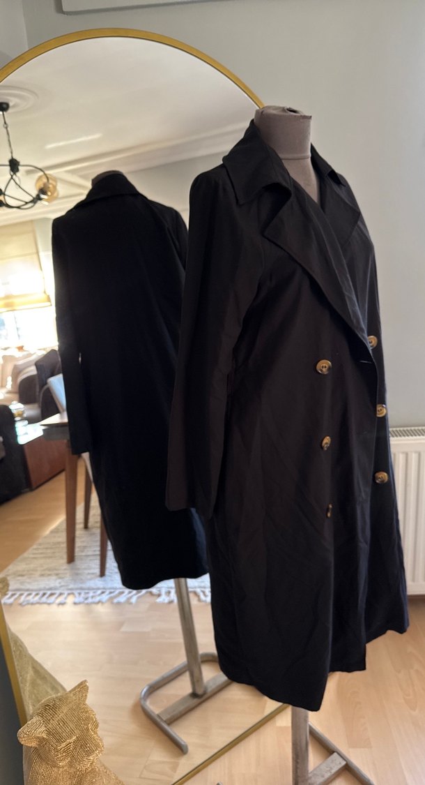 Siyah Kadın Uzun Düğmeli Trençkot - Görsel 5