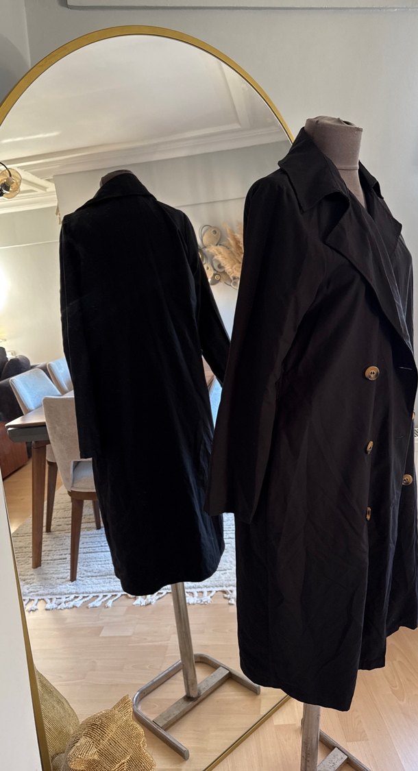 Siyah Kadın Uzun Düğmeli Trençkot - Görsel 4