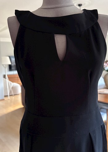 Siyah V Yaka Midi Elbise - Görsel 2