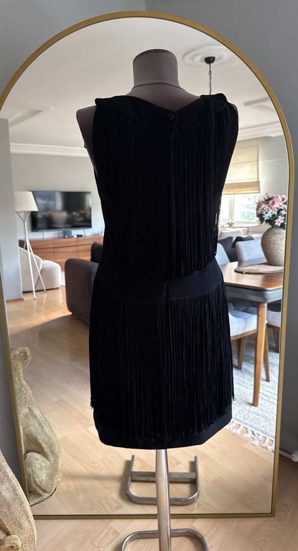 Siyah V Yaka Midi Elbise - Görsel 3