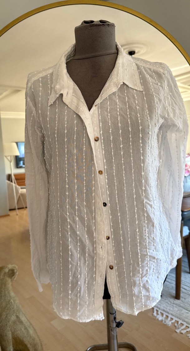 Bohem Beyaz Düğmeli Keten Gömlek - Görsel 2