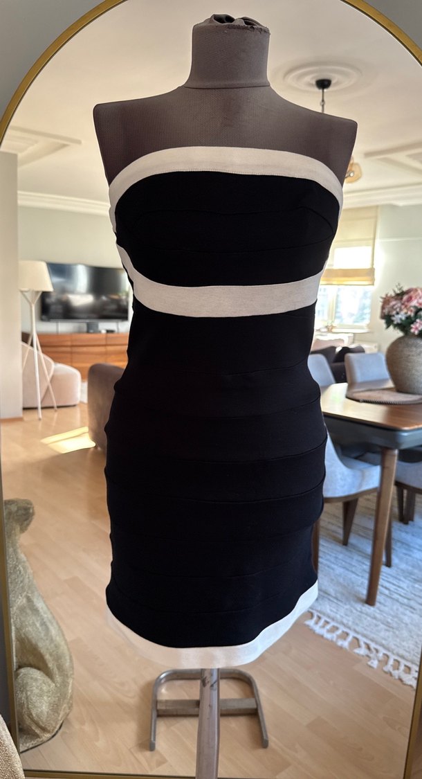 Siyah Beyaz Straplez Midi Elbise - Görsel 4