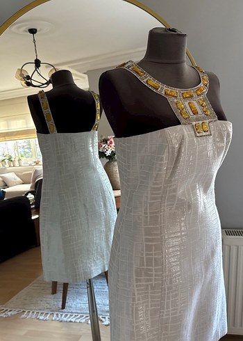 Boncuk İşlemeli Straplez Midi Gri Elbise - Görsel 5