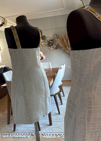 Boncuk İşlemeli Straplez Midi Gri Elbise - Görsel 4