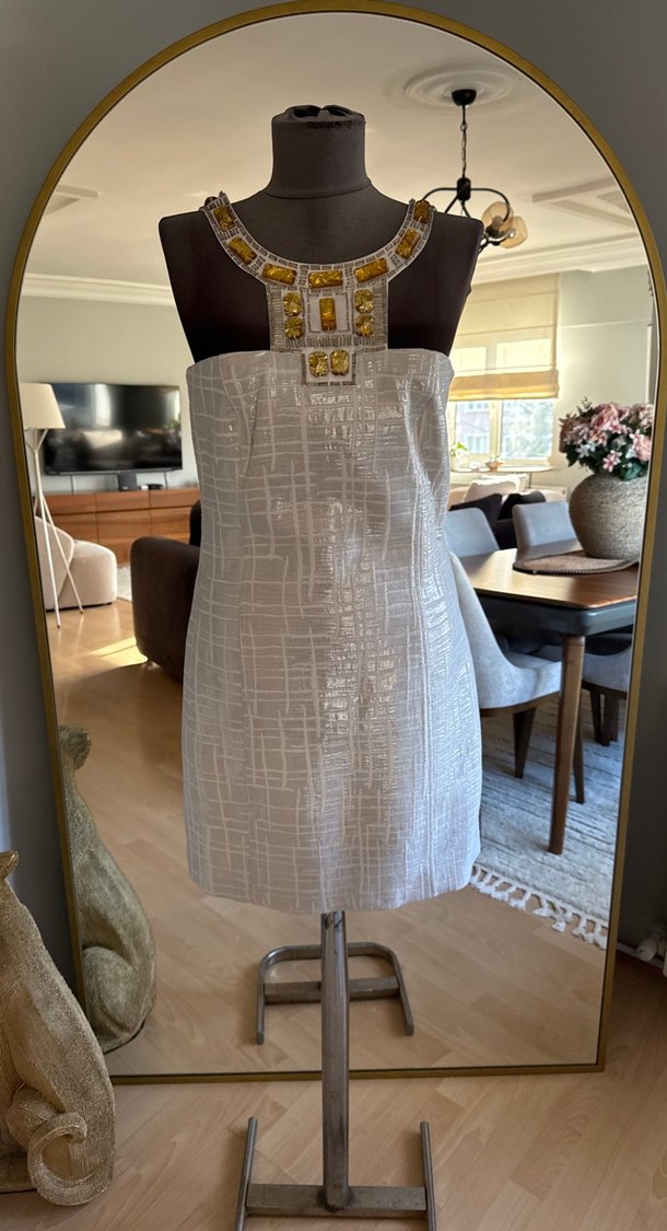 Boncuk İşlemeli Straplez Midi Gri Elbise - Görsel 3