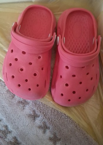 Diğer Düğmeli Pembe Kız Terliği