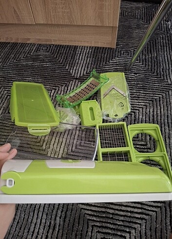 Beden yeşil Renk 1 kere kullandım temiz