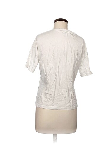 s Beden Dilvin T-shirt %70 İndirimli.