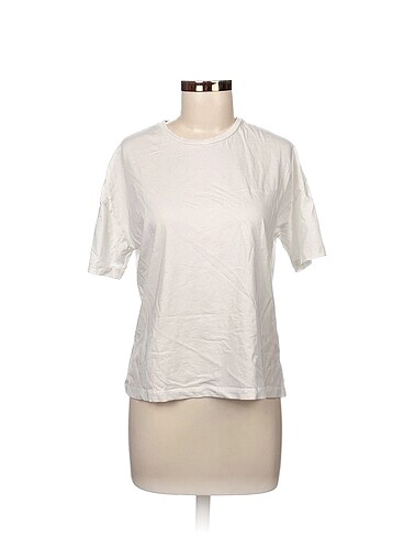 Dilvin T-shirt %70 İndirimli.