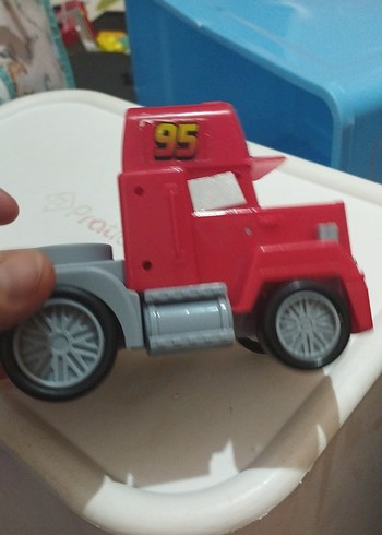 Kırmızı Oyuncak Kamyon - Görsel 4