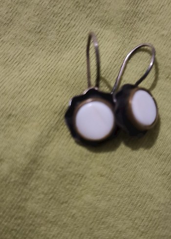 Beden Düğmeli Mini Beyaz Vintage Küpe