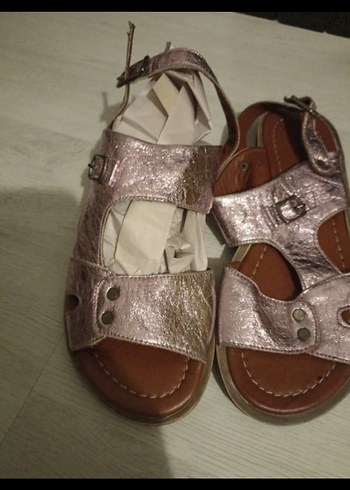 Victoria scarlet Parlak Mor Yılan Desenli Kız Sandalet - Görsel 5