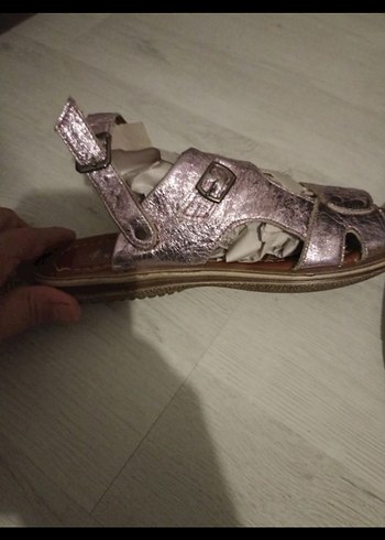 Victoria scarlet Parlak Mor Yılan Desenli Kız Sandalet - Görsel 4