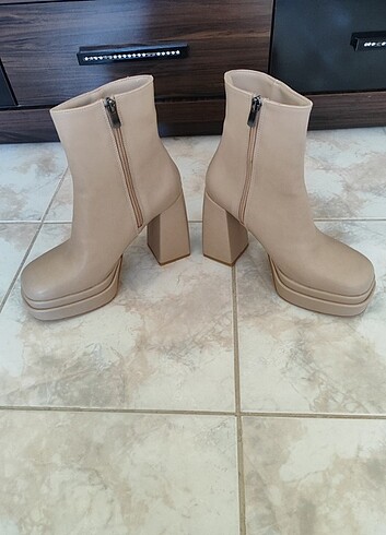 39 Beden Zara topuklu bot