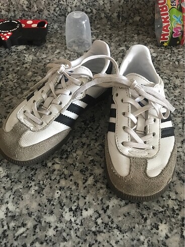 26 Beden beyaz Renk Adidas çocuk ayakkabı