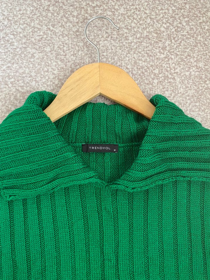 Yeşil Örgü Boğazlı Kolsuz Kadın Süveter - Görsel 2